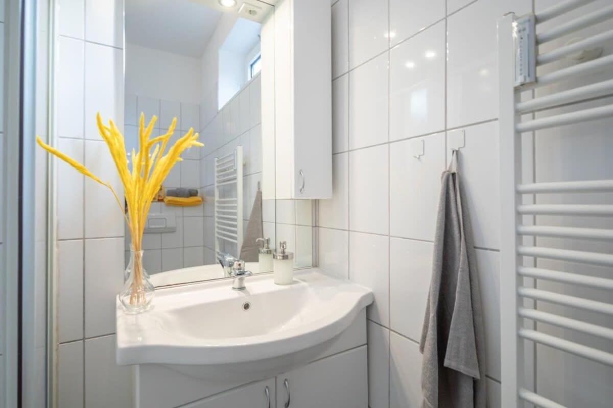 Beautiful 2 Bedroom Apartment Incl Parking Amburgo Esterno foto
