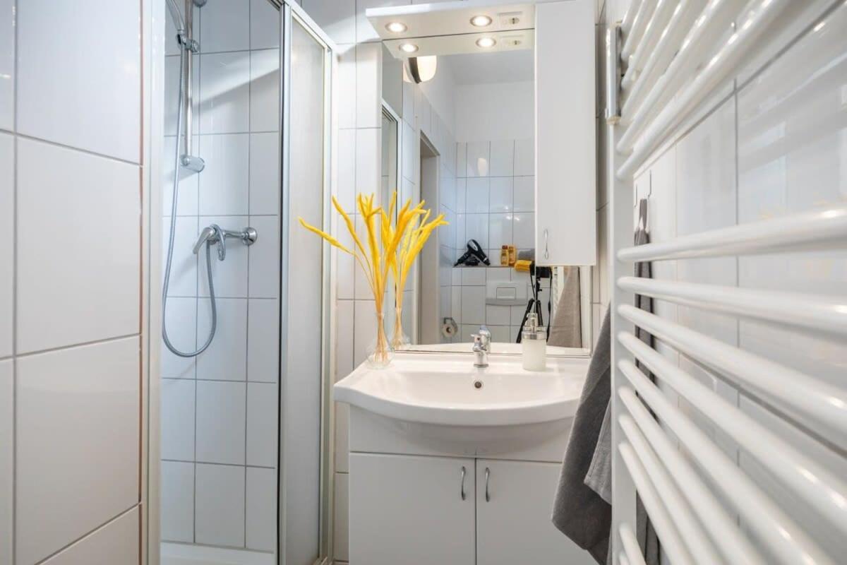 Beautiful 2 Bedroom Apartment Incl Parking Amburgo Esterno foto